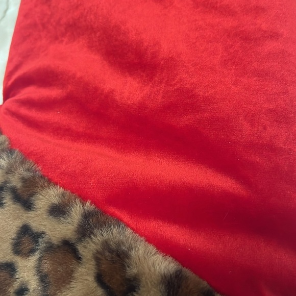 Tree Skirt: Animal Print and Red Velvet Christmas Tree Skirt. New - Picture 6 of 7